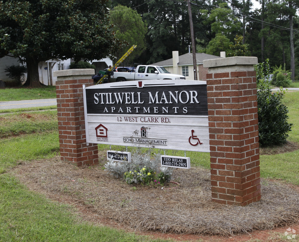 Building Photo - Stilwell Manor I & II