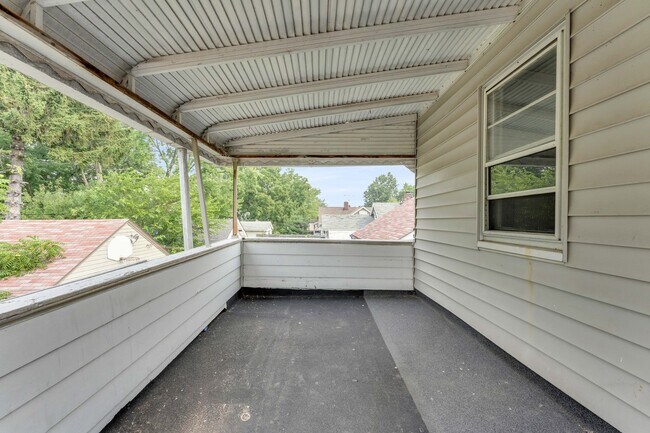 Building Photo - 3842 W. 133