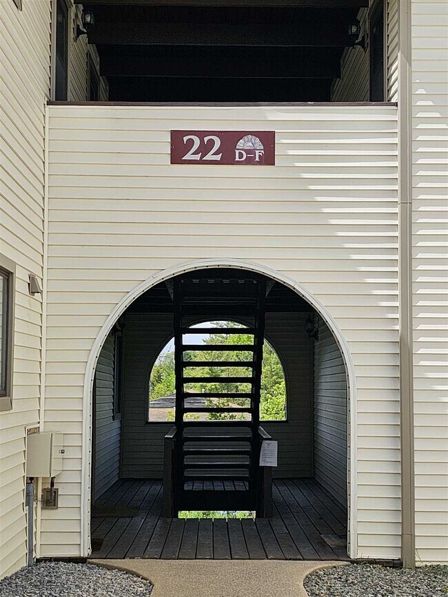 Building Photo - 22 Village Park Dr