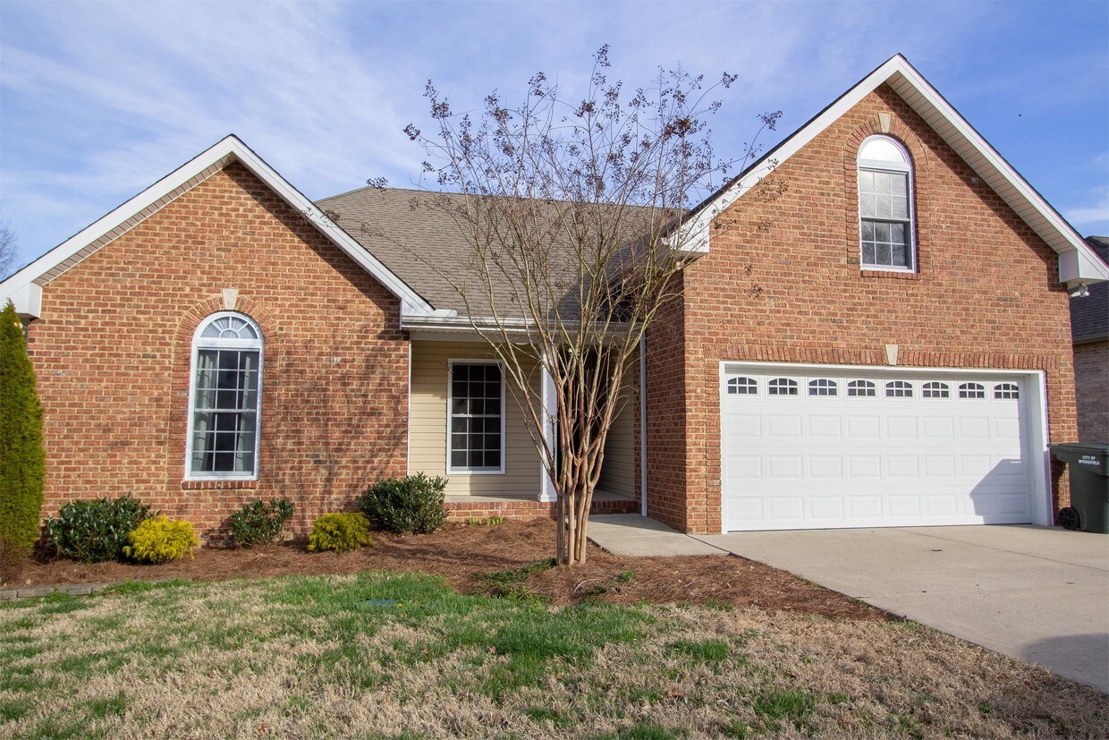 165 Foxrun, Springfield, TN 37172 House for Rent in Springfield, TN