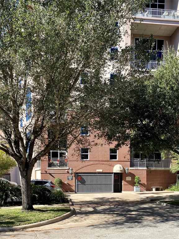 Building Photo - 6007 Memorial Dr