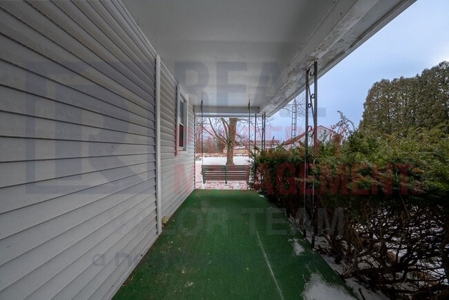 Building Photo - 5066 Newton Falls Rd