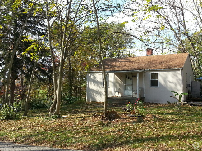 Building Photo - 732 Bakers Ridge Rd