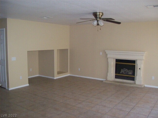 Building Photo - 5309 La Quinta Hills St