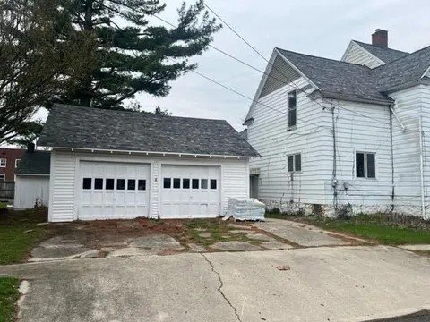 Building Photo - 632 E Mitchell St