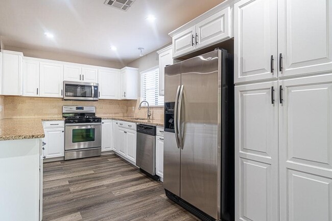 Building Photo - 8312 Roan Ln