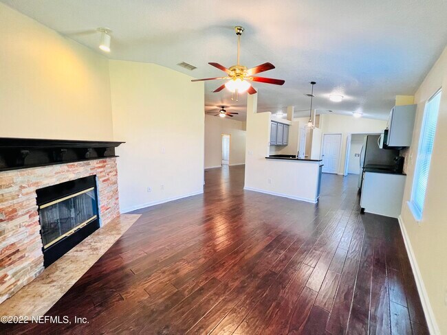 Foto del edificio - 12011 Spring Ridge Dr