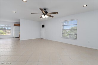 Building Photo - 180 Cypress Way E