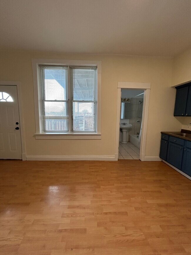 Foto del edificio - 1327 N Homan Ave.