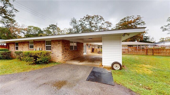 Foto del edificio - 463 Magnolia Rd