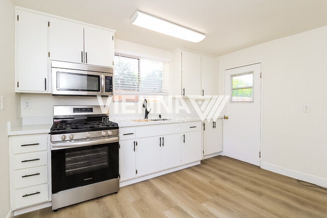 Foto del edificio - 912 Shearer St