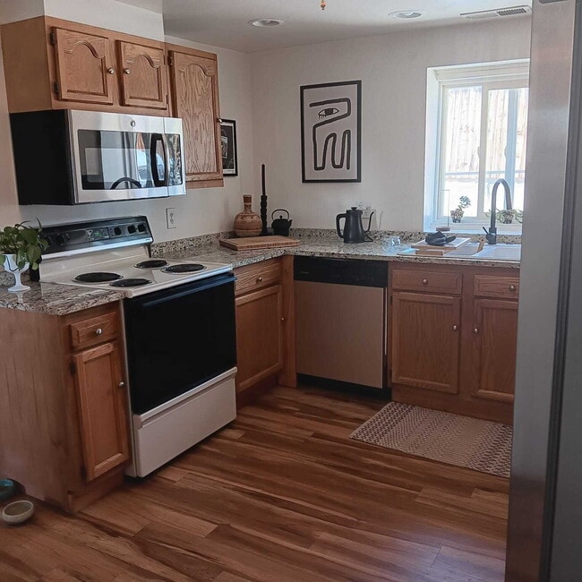 Building Photo - 418 S 100 E