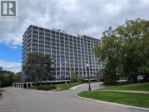 Building Photo - 58 Bridgeport Rd E