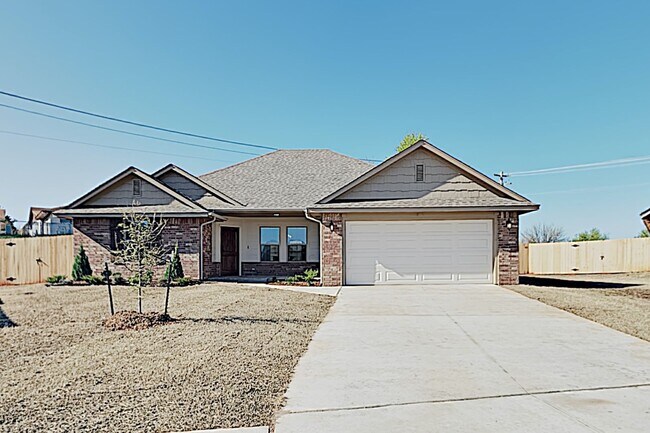Foto del edificio - Very Nice 4 Bedroom 2 Bath Home in Yukon Schools
