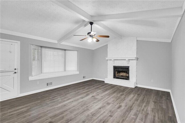 Foto del edificio - 4899 Raven Way NE