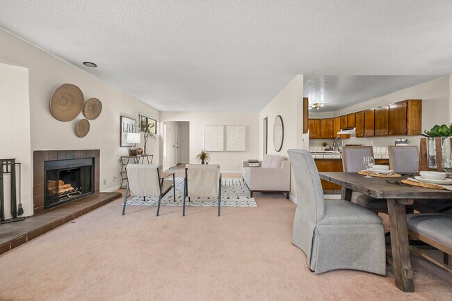 Open floor plan - 1713 Dalessi Dr