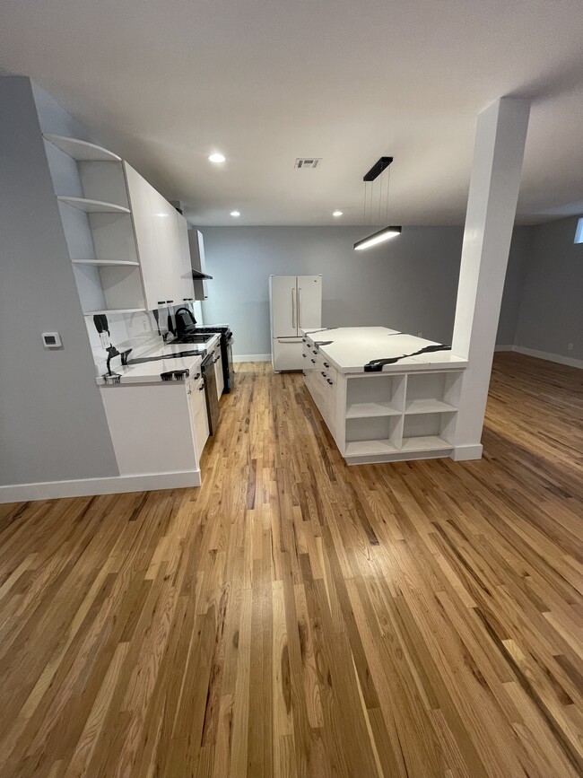 Kitchen - 1317 Willow Ave