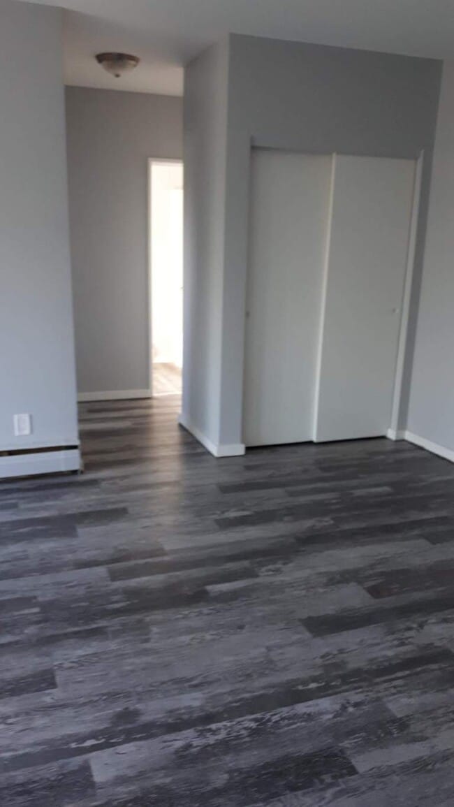 Building Photo - DURAND TERRACE APARTMENTS