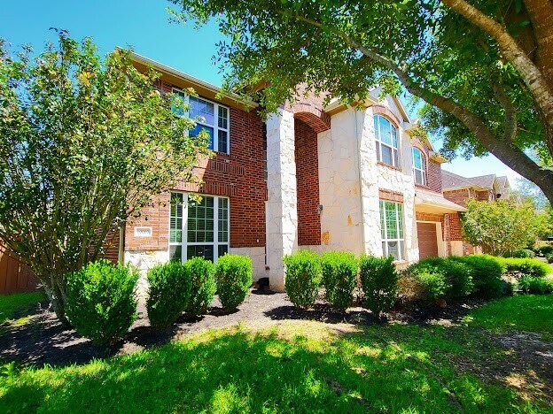 Foto del edificio - 10007 Shire Green Ln