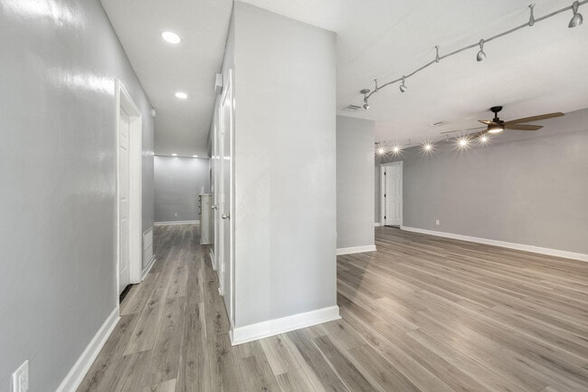 Foto del edificio - 1571 SW 13th Dr