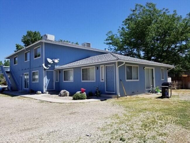 Building Photo - Townhome for rent in Yerington