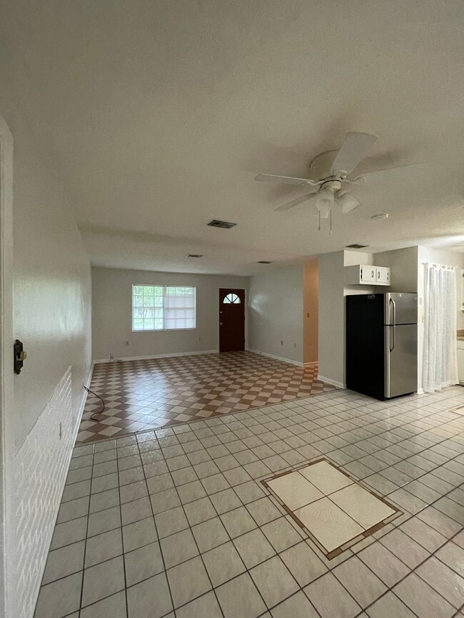 Building Photo - 48 Fawn Ln