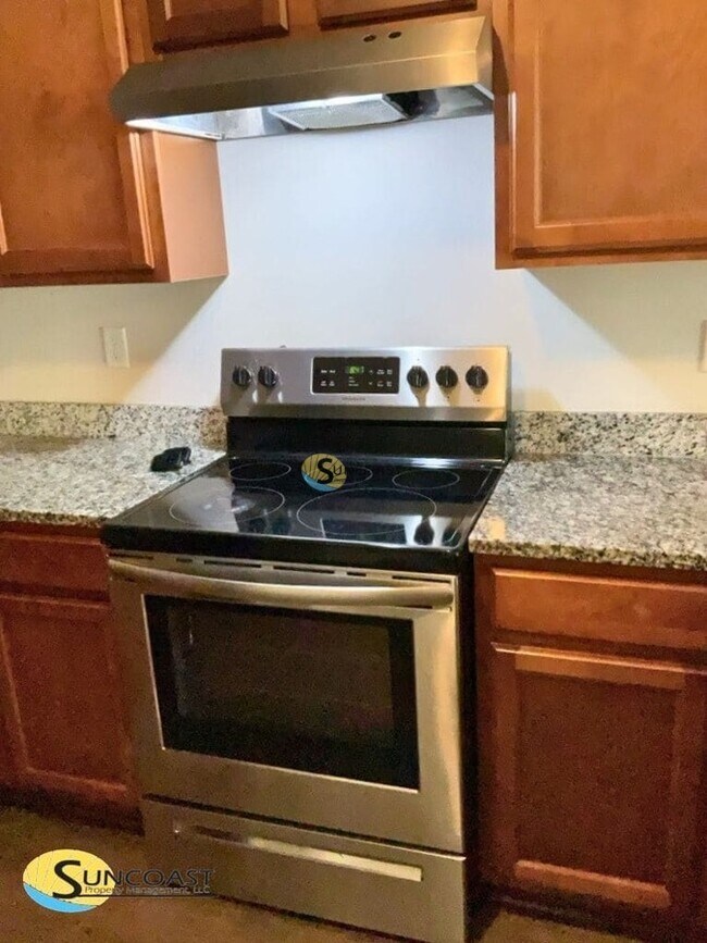 Foto del edificio - 8013 Stuart Ave