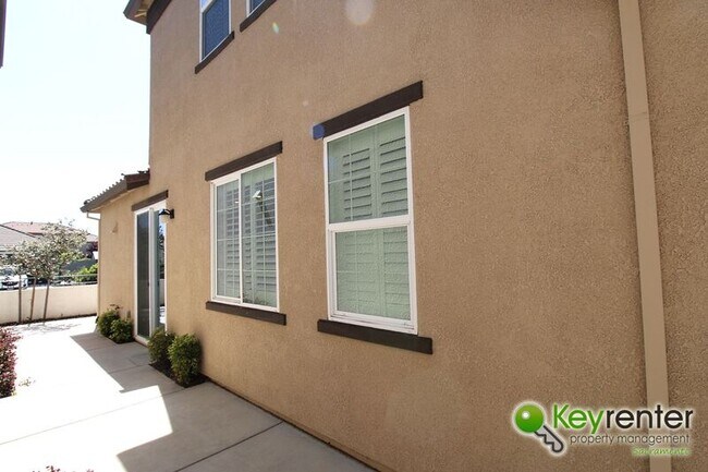 Foto del edificio - 1061 Chapelhill Ln