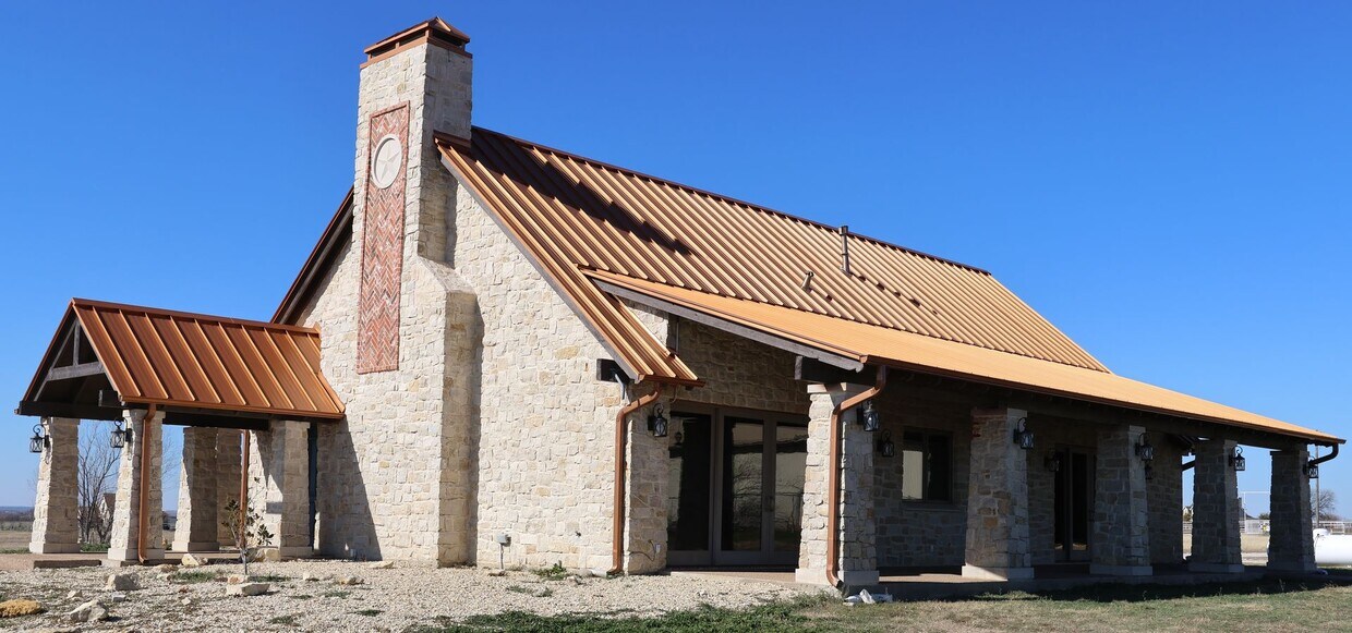 3 Bed 2 Bath House with 9.5 Acres in Krum House Rental in Krum, TX