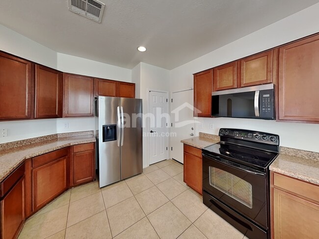 Building Photo - 15179 W Montecito Ave