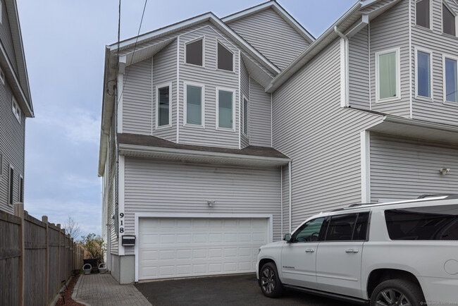 Building Photo - 918 Reef Rd