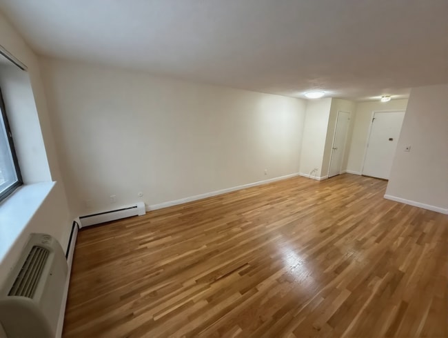 Foto del edificio - 112 Dustin St