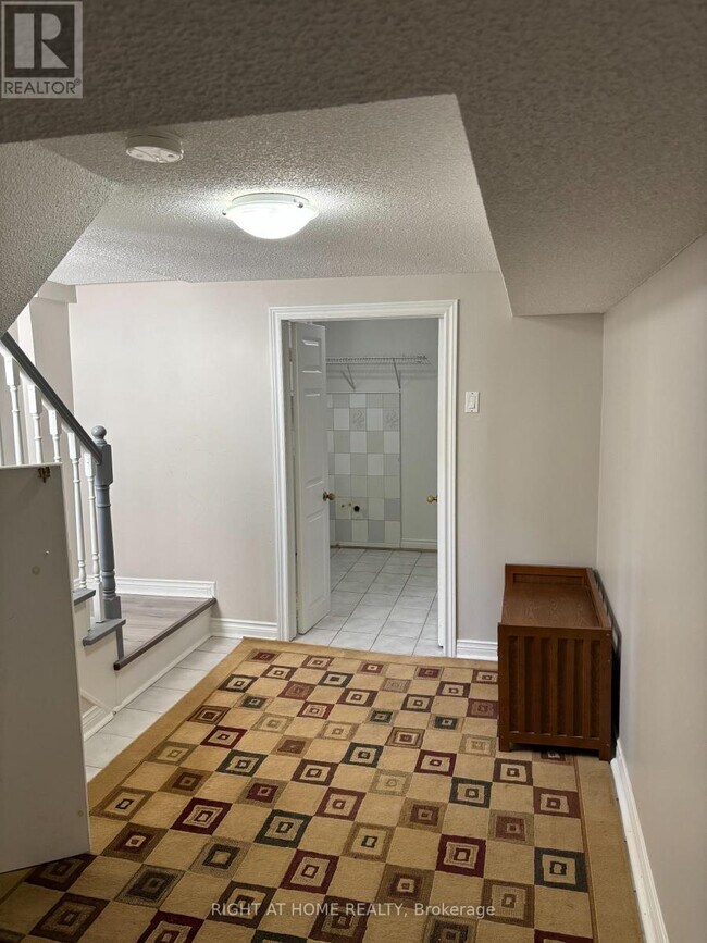 Building Photo - 41 Deerhurst Ave