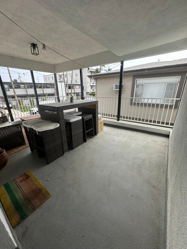 Foto del edificio - 8350 Blackburn Ave