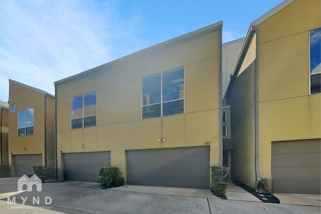 Building Photo - 417 Meadow St
