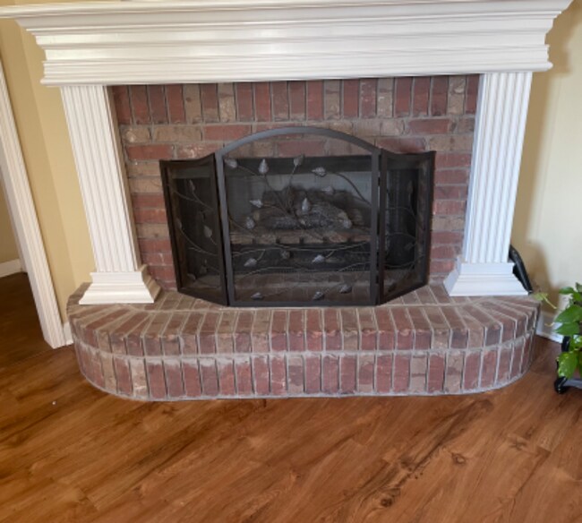 Foto del edificio - 561 Eaglewood Dr
