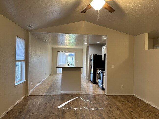 Building Photo - 12542 Ochoco St