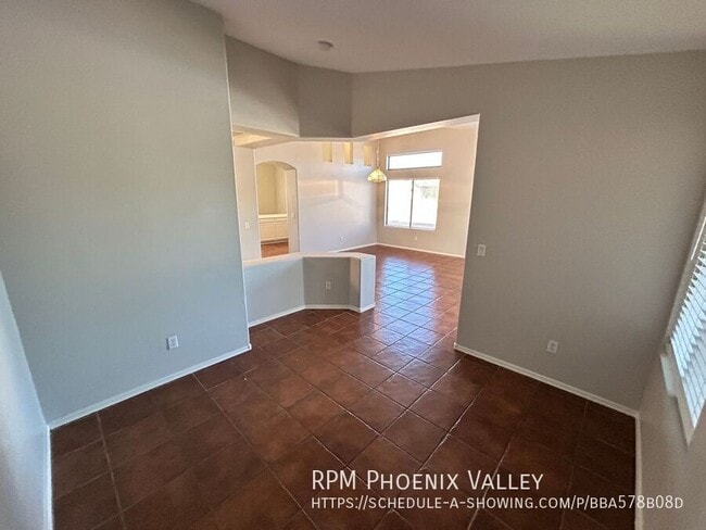 Building Photo - 6120 N Almanza Ln