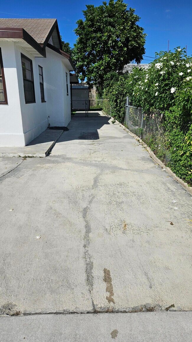 Foto del edificio - 421 Ardmore Rd