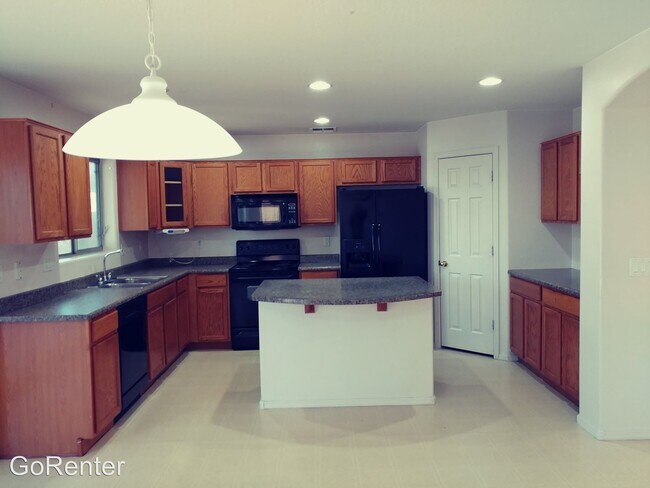 Building Photo - 4 br, 3 bath House - 3508 S 82nd Ln