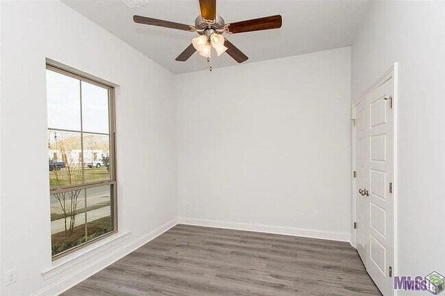 Foto del edificio - 1474 Partierre Ln