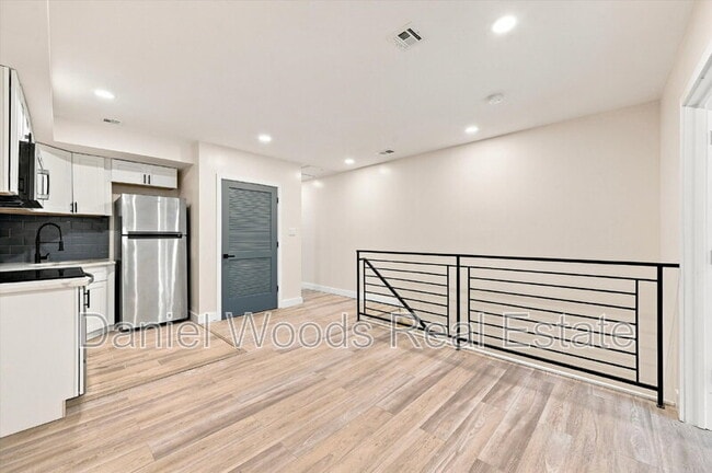 Building Photo - 944 W Lycoming St