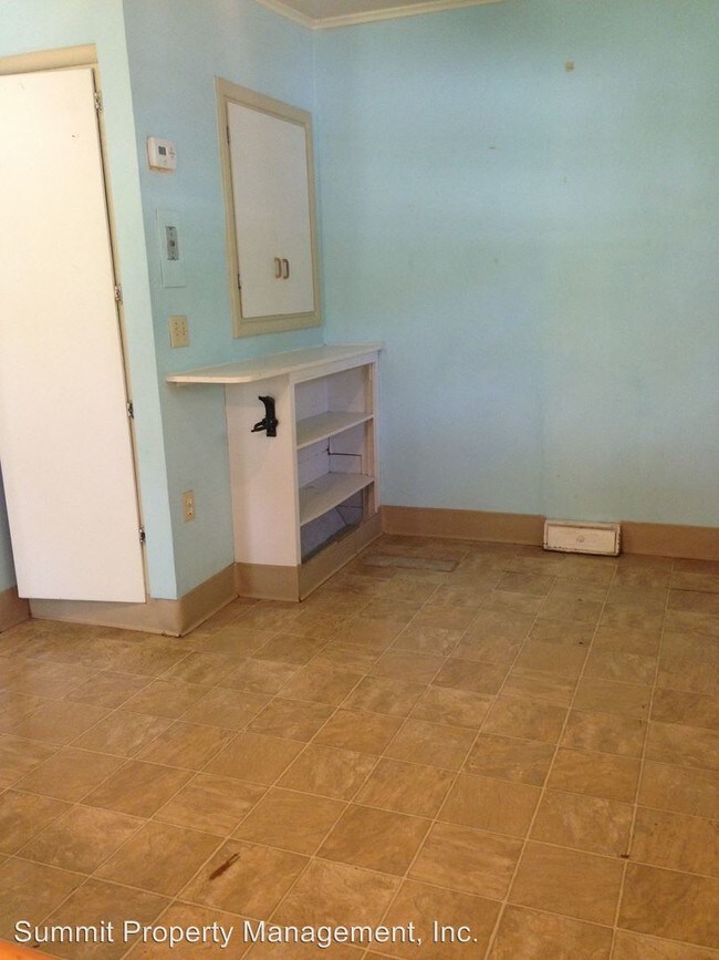 Foto del edificio - 4 br, 2 bath House - 423 W. Central Avenue