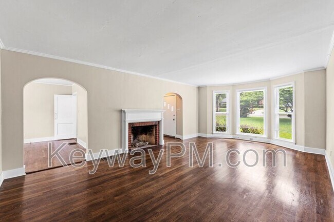 Foto del edificio - 2334 Redwood Dr