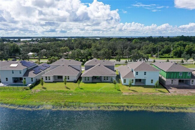 Foto del edificio - 18345 Mowry Ct