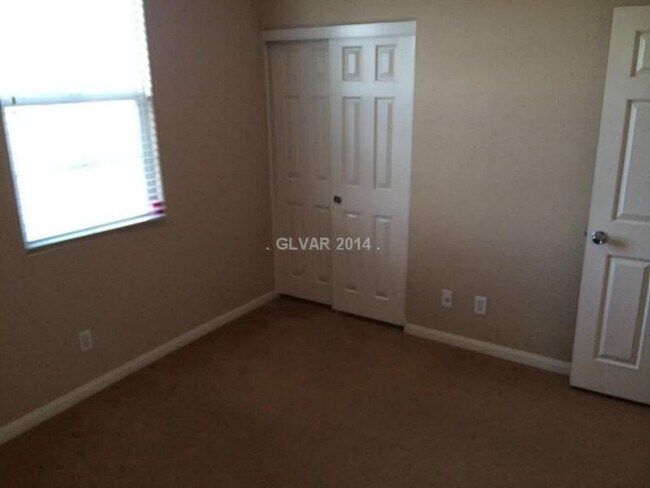 Building Photo - 1371 Grass Creek Unit 3