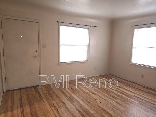 Foto del edificio - 424 St Lawrence Ave