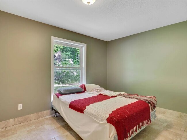 Foto del edificio - 2860 Pleasant Valley Ave