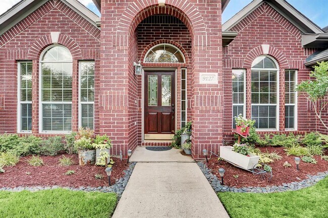 Building Photo - 9127 Morningstar Dr