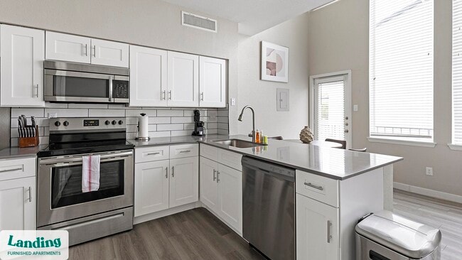 Foto del edificio - 5301 Overton Ridge Blvd